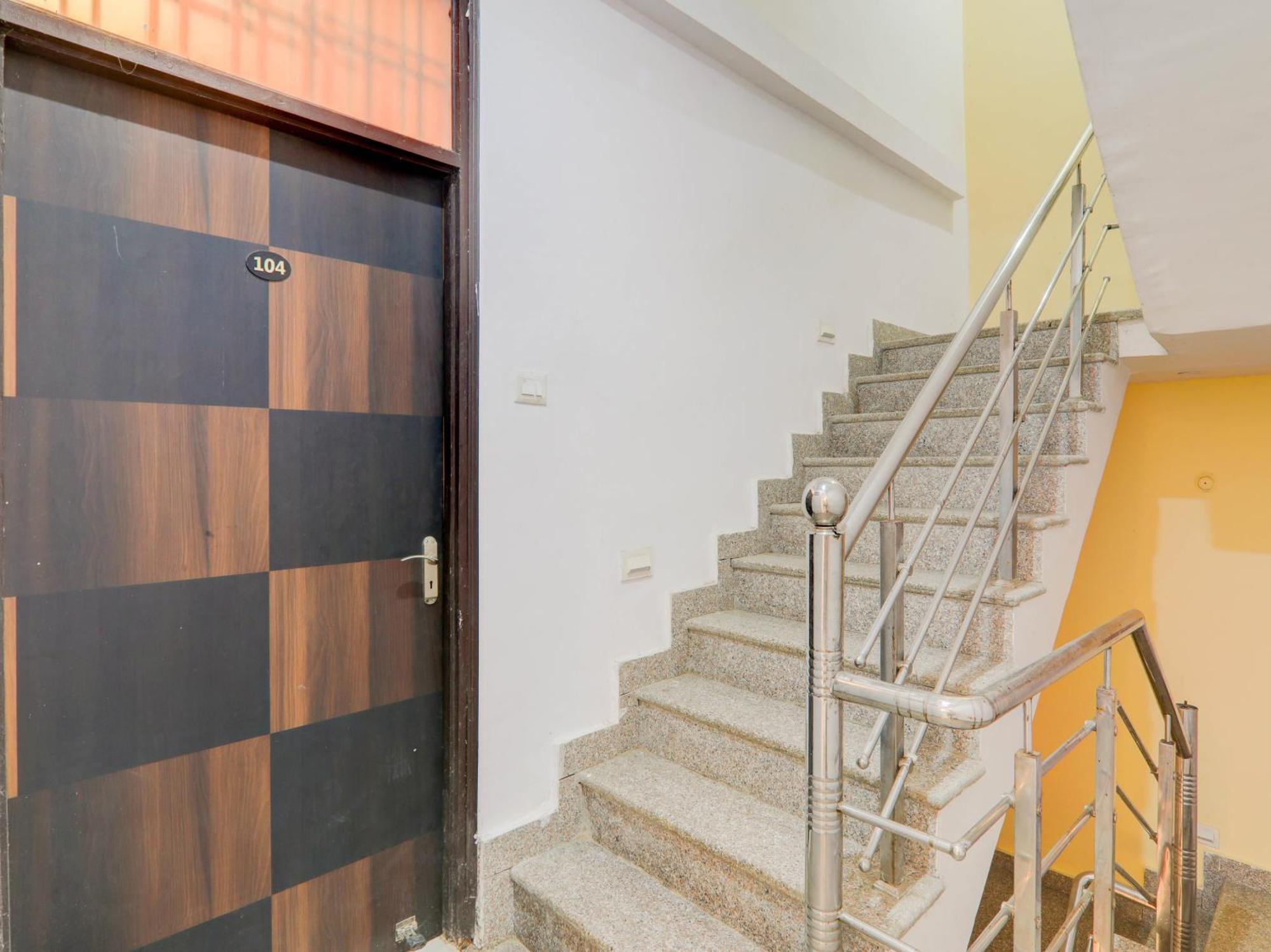 Super Collection O Kiara Guest House Lucknow Extérieur photo