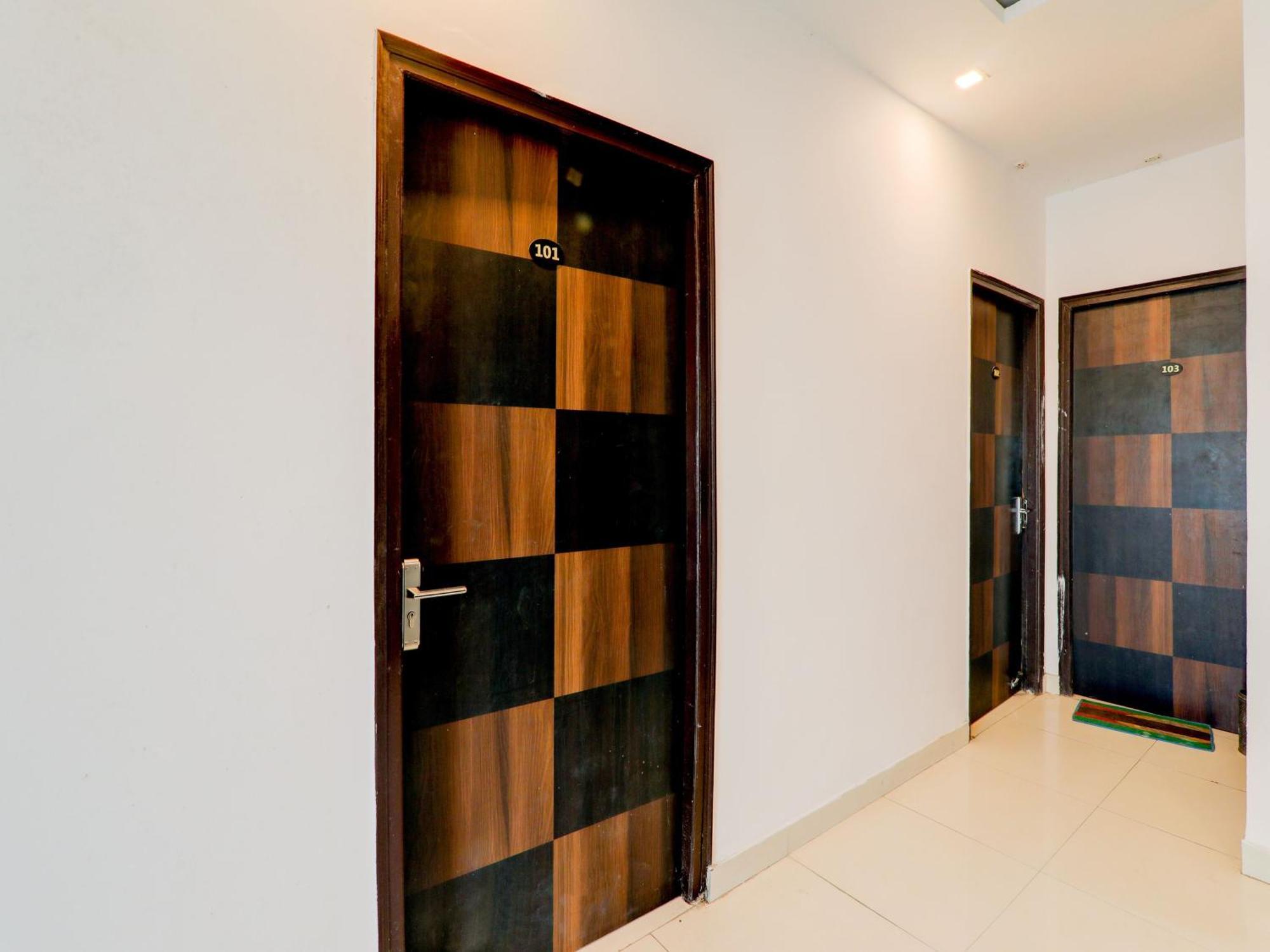 Super Collection O Kiara Guest House Lucknow Extérieur photo